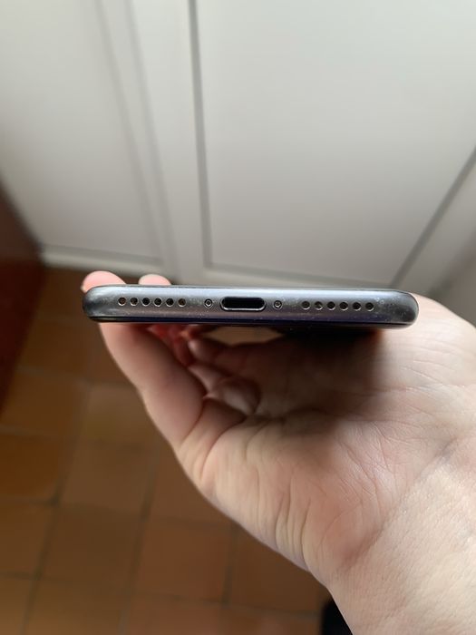 Iphone 8 хороший стан