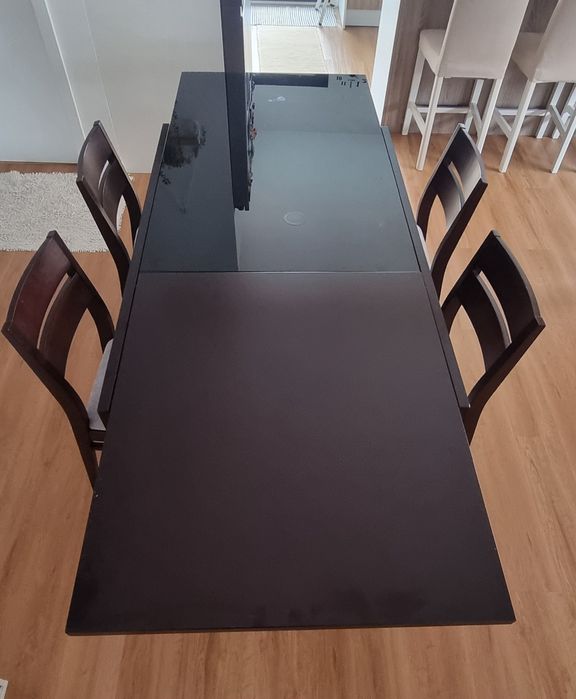 Mesa de sala extensível com 4 cadeiras