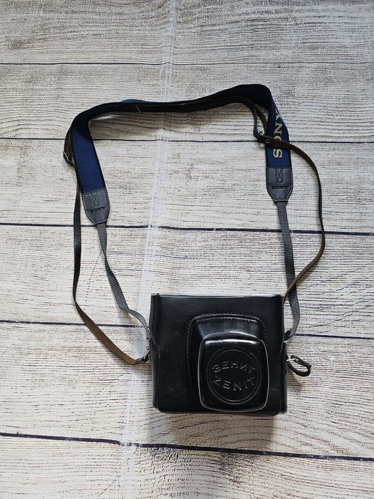 Aparat Zenit EM obiektyw Helios-44M 2/58 z pokrowcem etui i torba