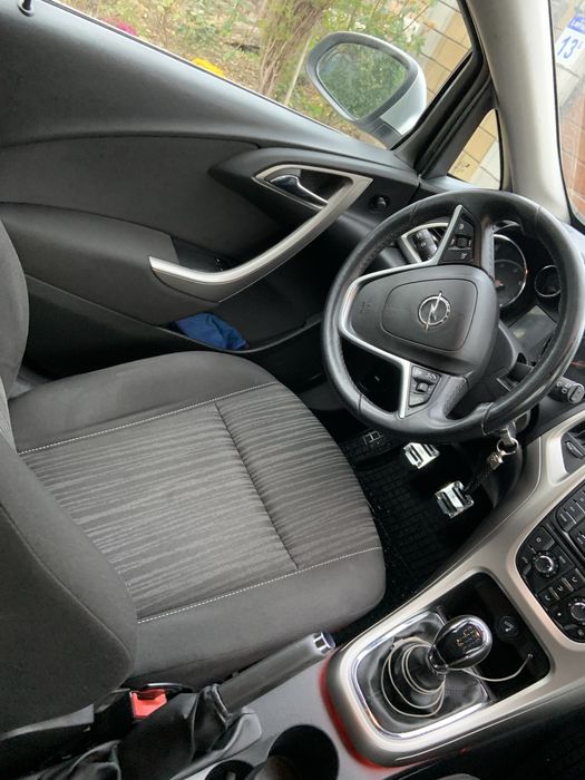 До вашої уваги Продаєця дуже хороший комфортний та надійний автомобіль
