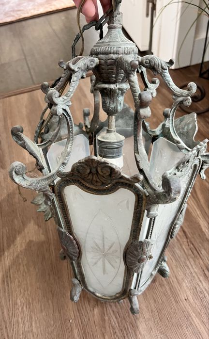 Candelabro de latão rococó.Anos 40 vintage