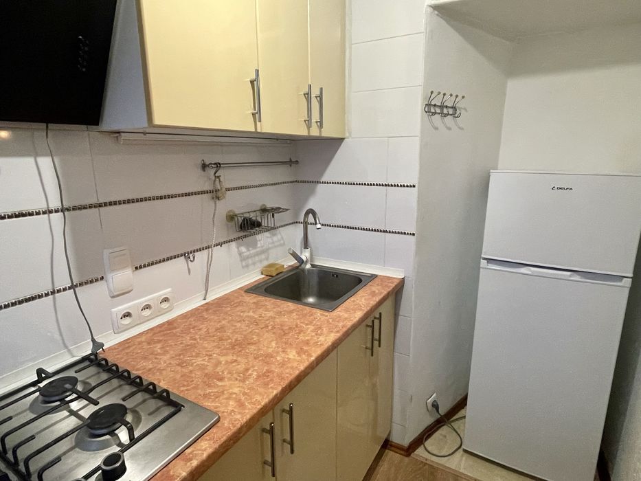 Квартира ОРЕНДА ПОДОБОВО ПОГОДИННО 1кімнатна соломяʼнка жд вокзал Київ