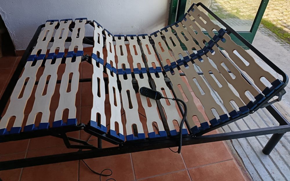 Estrado casal elétrico elevatório