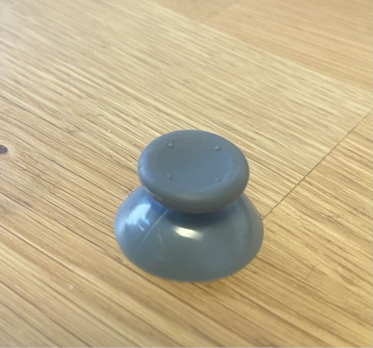 2x Analógicos ou Joysticks para comandos Xbox