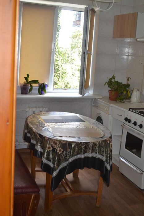 Посуточно Гната Юры 11а, клиника Шалимова , Борщаговка, Святошинский