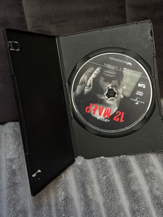 Płyta DVD, 12 małp