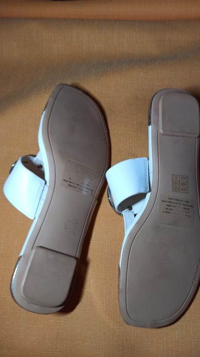 DKNY 37 skórzane klapki damskie exclusive edition