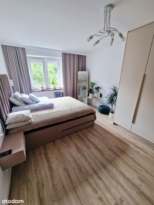 Piękne trzypokojowe mieszkanie z balkonem i piwnicą.