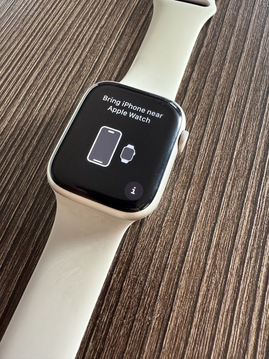 Apple Watch serii 8 GPS+Cellular, koperta 45mm, Starlight Aluminium