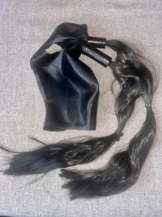 981/ Teatr Kostium maska M latex lateks czarna dwa kuce zamek