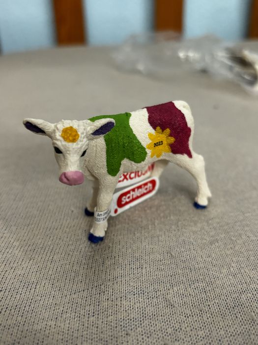 Figurka „Kolorowe wesołe ciele” firmy Schleich