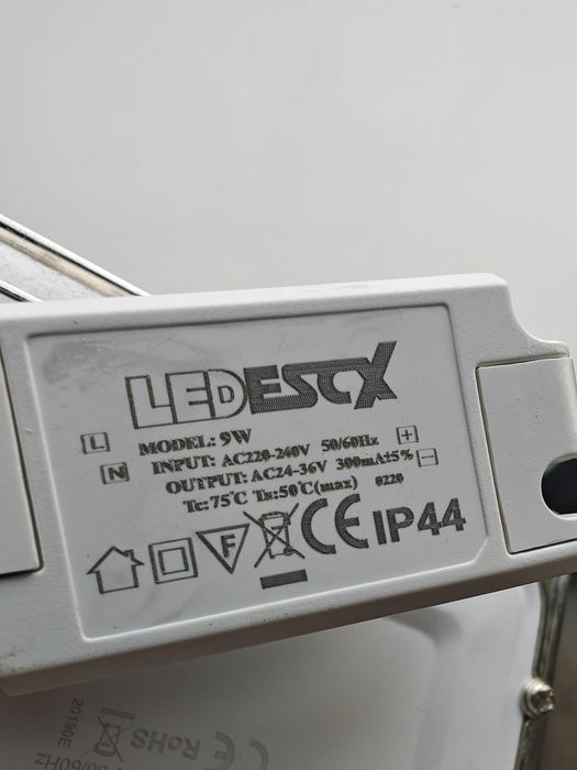 Conjunto de 8 painéis de LED com driver (quadrados) como novos
