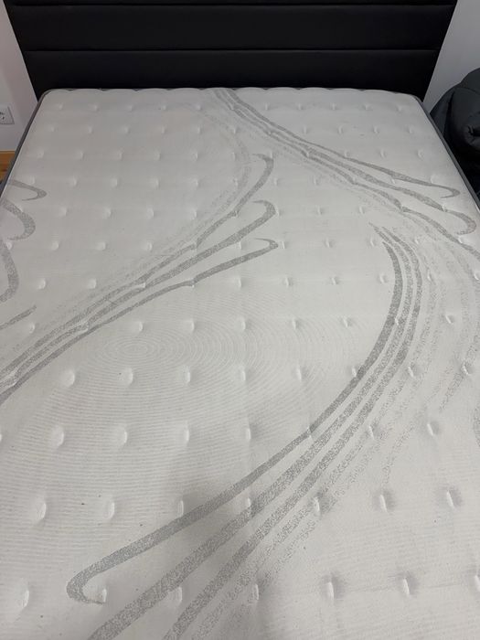 Cama casal com colchao