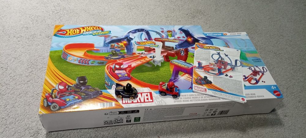 Hot wheels Marvel racer verse Pajęczynowy tor Spidermana