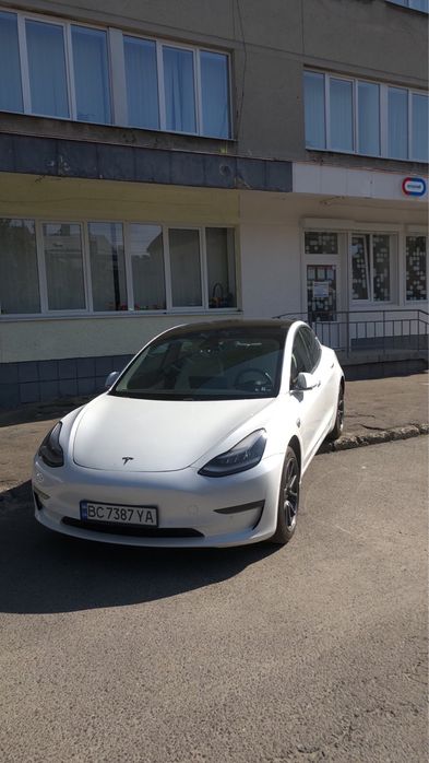 Tesla model3 20 рік терміново