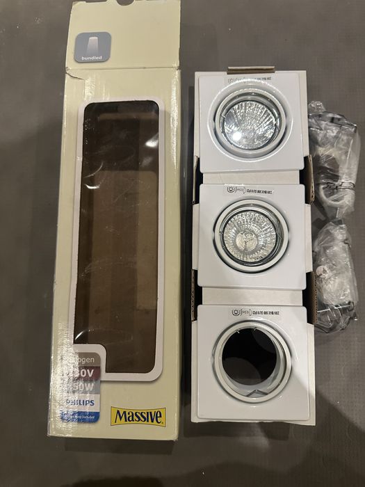 Врізний (точковий) світильник Philips Massive
