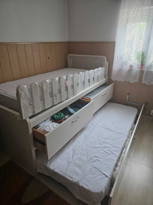 Cama com 2 gavetas e 2 andares
