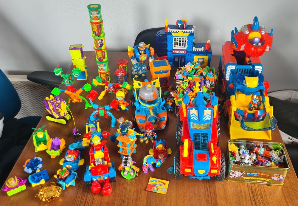 MEGA ZESTAW Superthings Rescue truck Posterunek policji Balloon boxer Kazoom kid Racer Totalna demolka Monster Roller Hero Robot Superbot 230 figurek