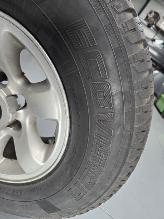 Jantes 16 originais Nissan patrol pneus como novos
