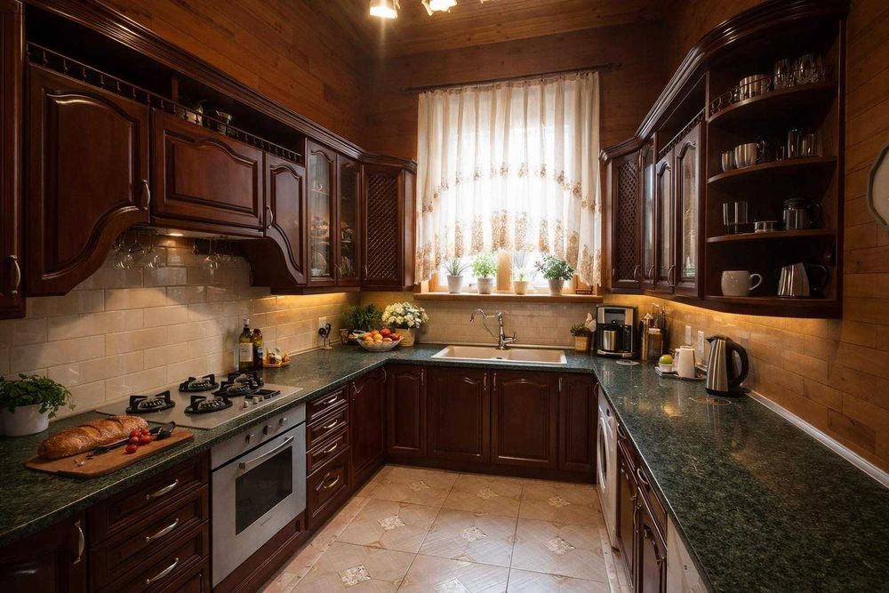 Дом 400 кв., 5  спален, сауна,бассейн,бильярд,генератор.До 30 человек.