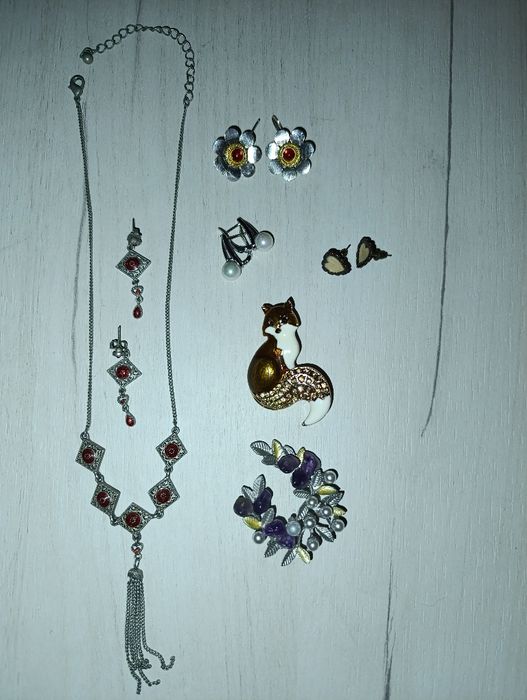 Біжутерія, Avon 2000х р. (200 грн за Все)