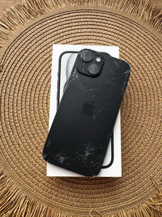 Iphone 15 128GB 82%  Uszkodzony tył