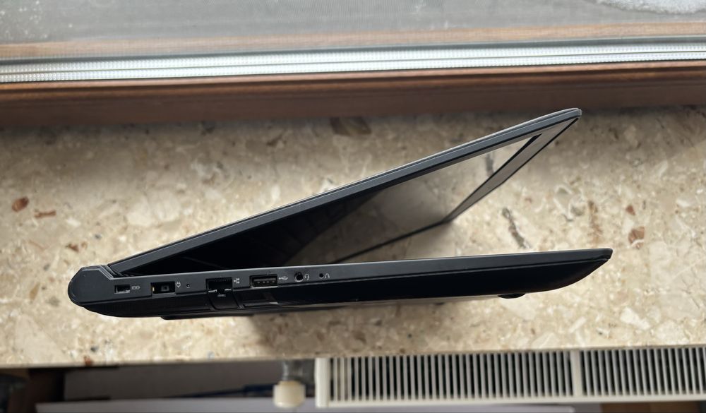 Ноутбук Lenovo Legion Y520-15IKBN i7-7700HQ 1050ti 256gb m2 16gb ram