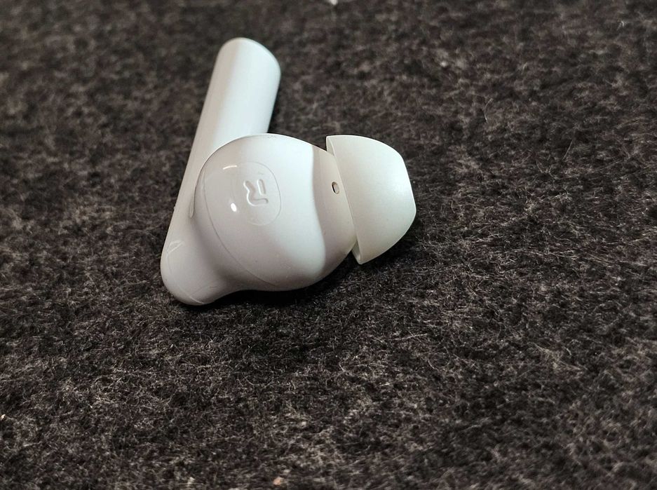 Продам только правый R наушник Oppo Enco Buds 2