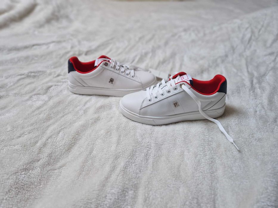Nowe białe buty sportowe damskie sneakersy Tommy Hilfiger rozmiar 39