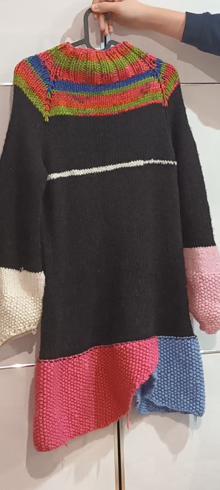 Sweter z wełny akrylowej