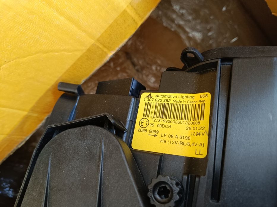 BMW 3 E92 93 reflektor lampa lewy przód Nowa Magneti Marelli