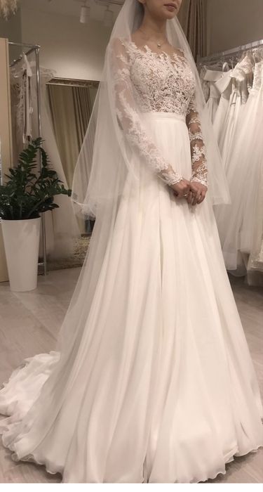 Весільна сукня !