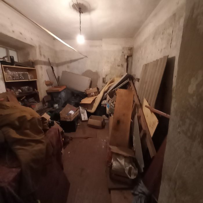 Малиновский рынок участок угловой 1сотка +строение