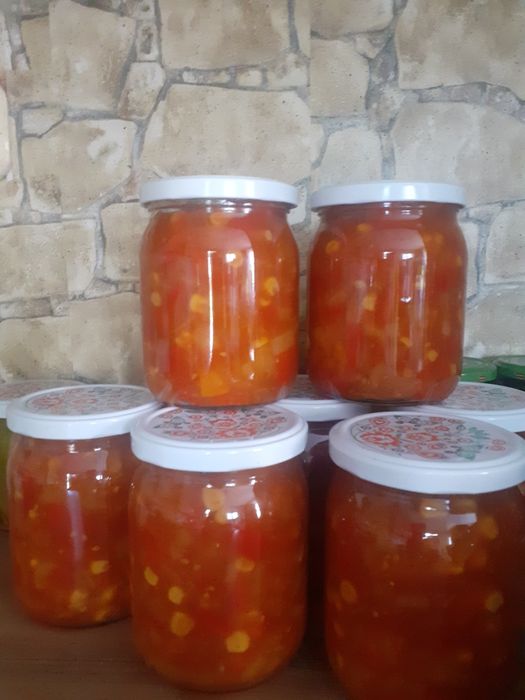 Przetwory warzywne,  sałatki ,buraczki, kiszona kapusta i inne