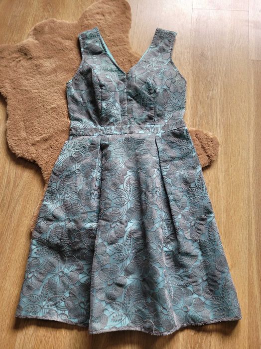 Piękna i lekka sukienka