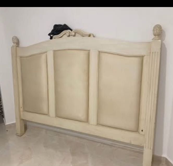 Cabeceira grande - Large double headboard.
