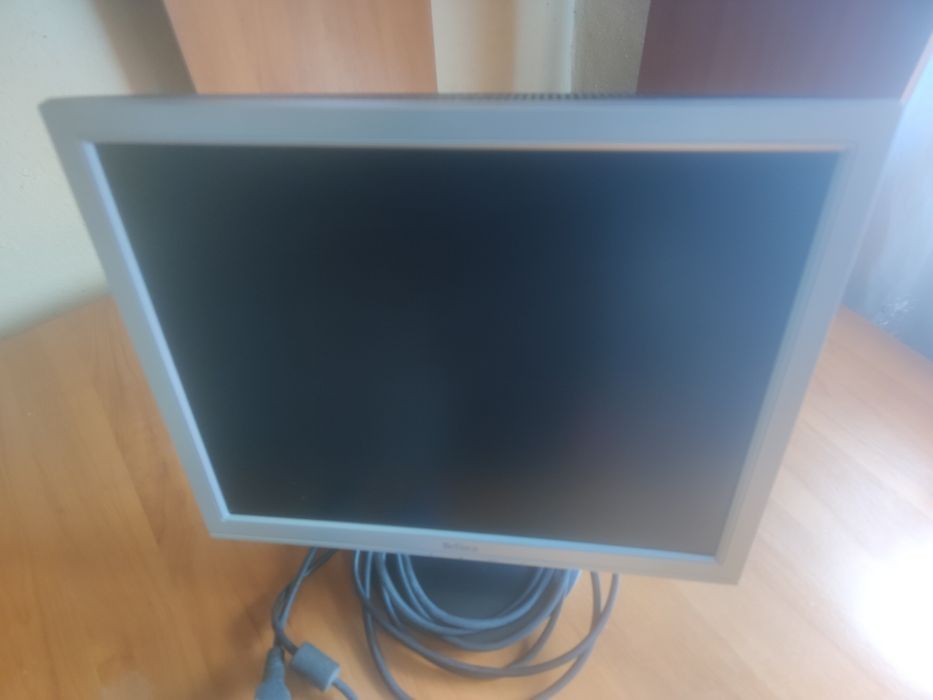 Vendo ecrã de computador444405646833766404