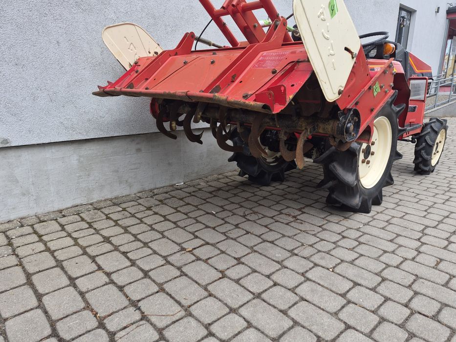 Yanmar z glebogryzarką iseki ładowacz kubota