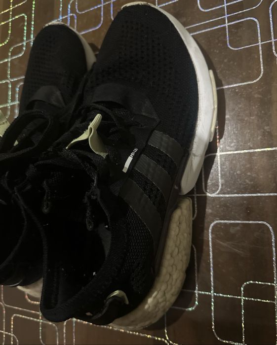 Жіночі кросівки adidas 41