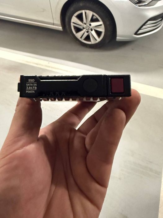 SSD 3.8 TB.  Накопичувач