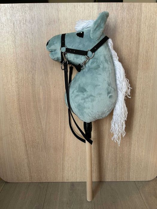 Hobby Horse A4, miętowy, biała grzywa