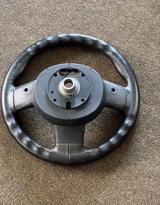 Volante Mini R56 em bom estado