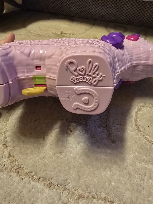 Polly Pocket plus szesc malych konikow