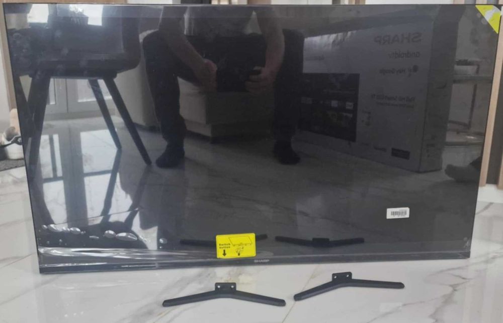 Sprzedam telewizor SHARP android tv 40", 101cm
