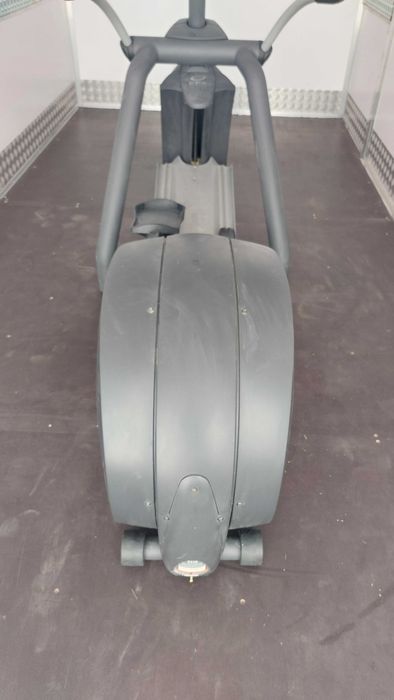 Maquina de ginasio ginastica profissional Precor EFX 546