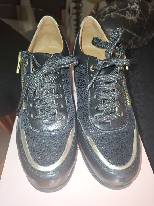 Botas e botins em pele 37