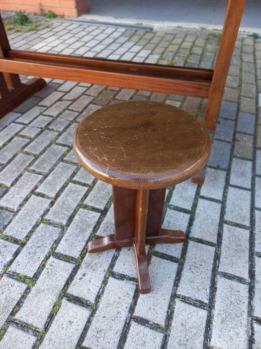 Mesa de Mogno (150 x 80 cm) com 2 extensões (30cm) e 6 bancos