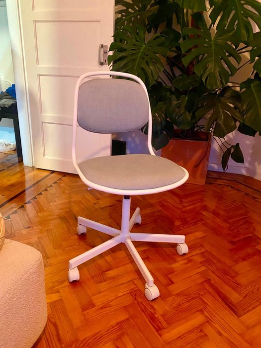 Cadeira Escritório IKEA ÖRFJÄLL Giratória Branca/Cinza - Como Nova