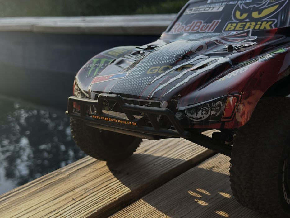 RC модель 2WD 1/10(70км/час)