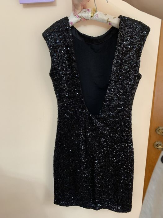 Плаття в паєтки чорне